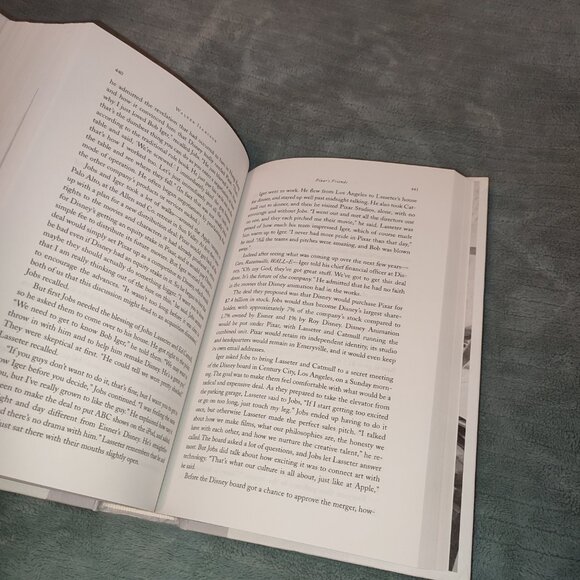 Book Steve Jobs Biography Walter Isaacson hardcover Simon Schuster Bestseller - Picture 9 of 11